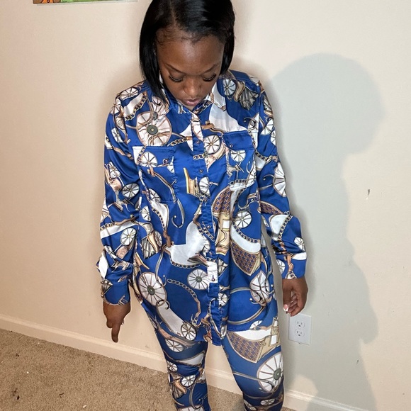 Two piece fashion nova silk set - Picture 2 of 3